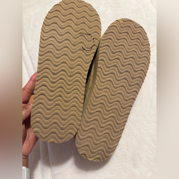 NWT MUK LUKS faux fur platform slipper, size medium (9-10) - Picture 9 of 15